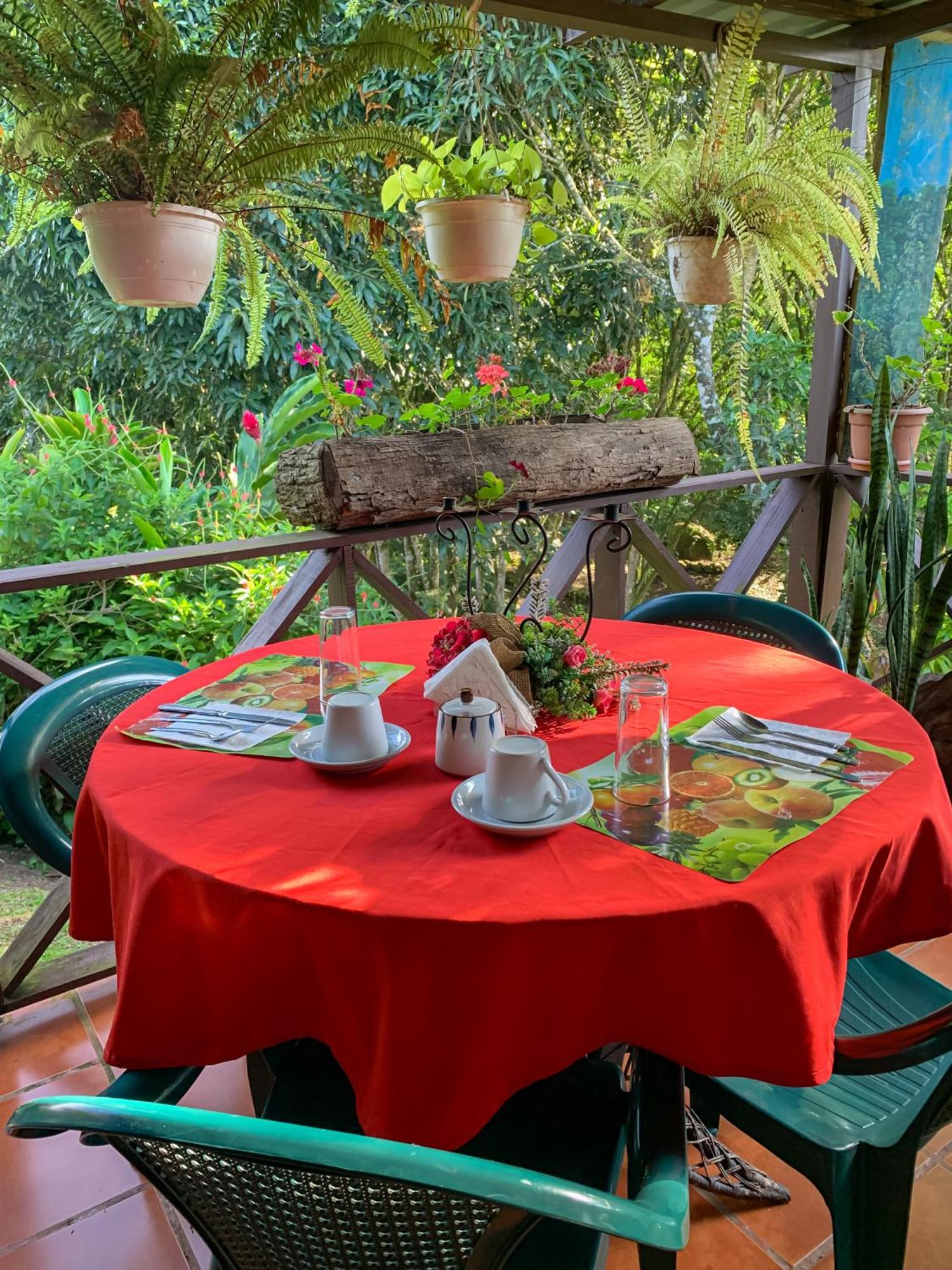 Hospedaje La Naciente Turrialba Bagian luar foto