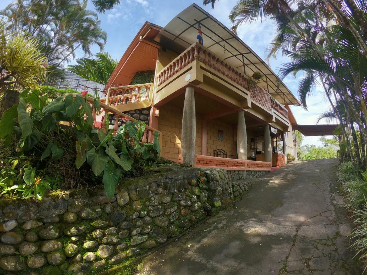 Hospedaje La Naciente Turrialba Bagian luar foto